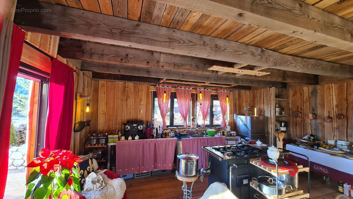 Maison à GREOLIERES