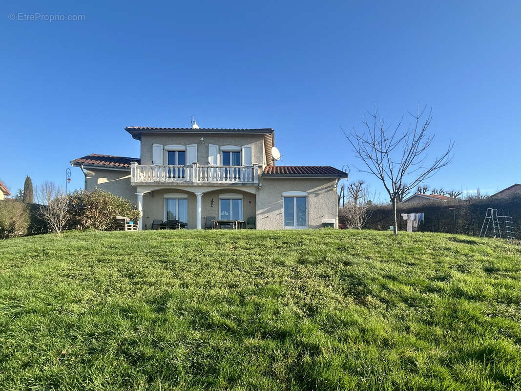 Maison à SAINT-SYMPHORIEN-DE-LAY