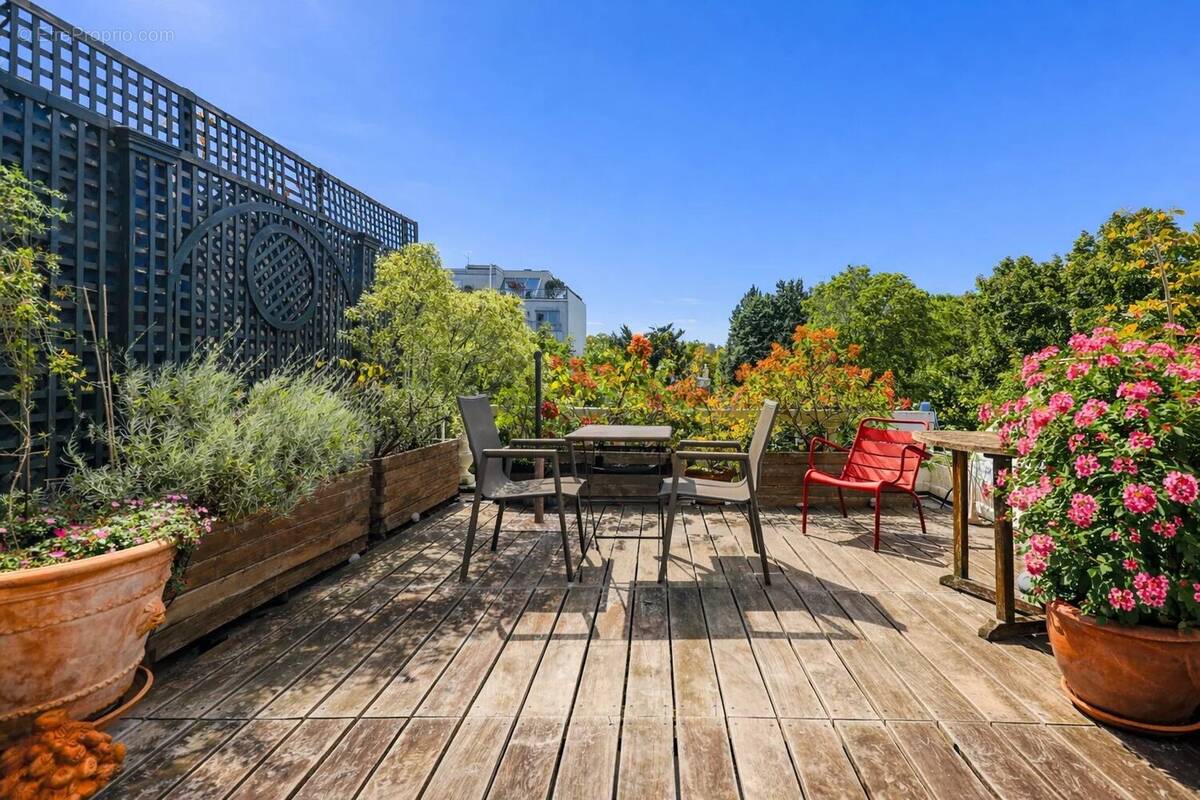 Appartement à NEUILLY-SUR-SEINE