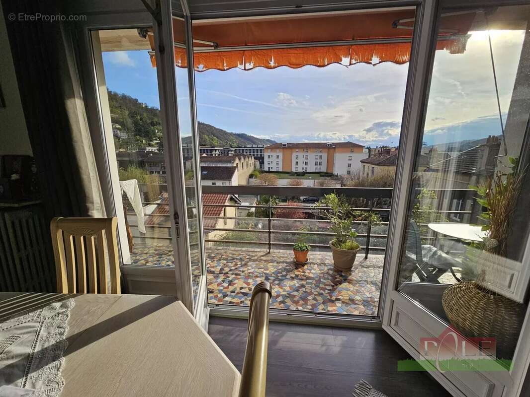 VIENNE, Pyramide, Appartement T2 de 58m² avec balcon et cave. - photo 3