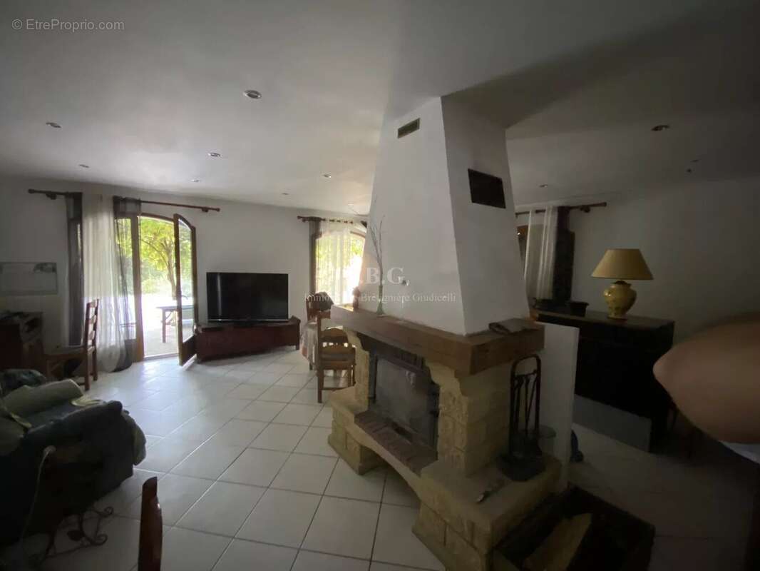 Maison à LA BOUILLADISSE