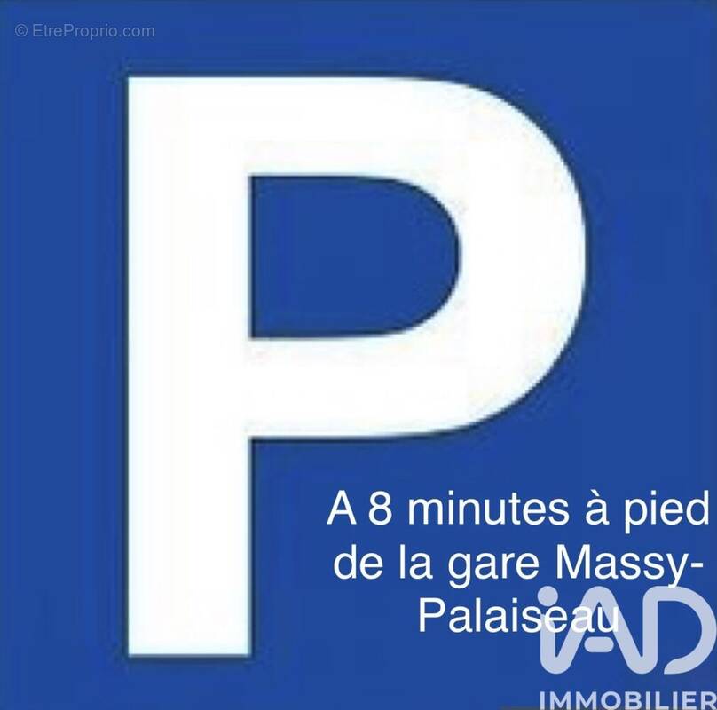 Photo 1 - Parking à MASSY