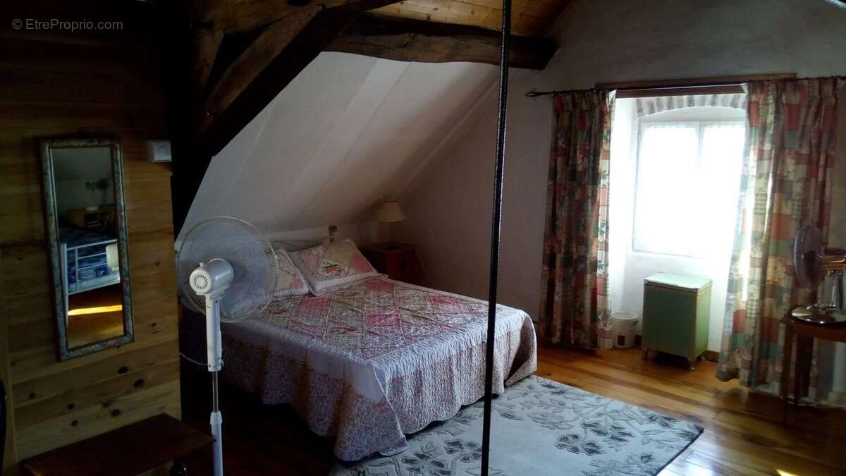 Grande maison familiale avec possibilité de revenus - photo 8