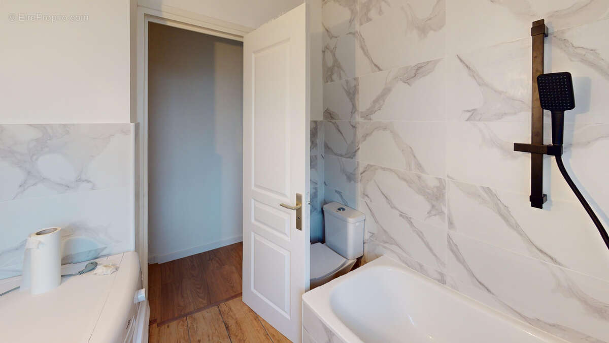 Appartement à GENESLAY