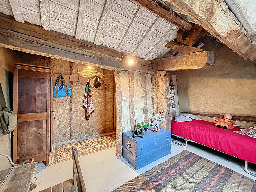Maison à SAINT-PIERRE-SUR-DIVES