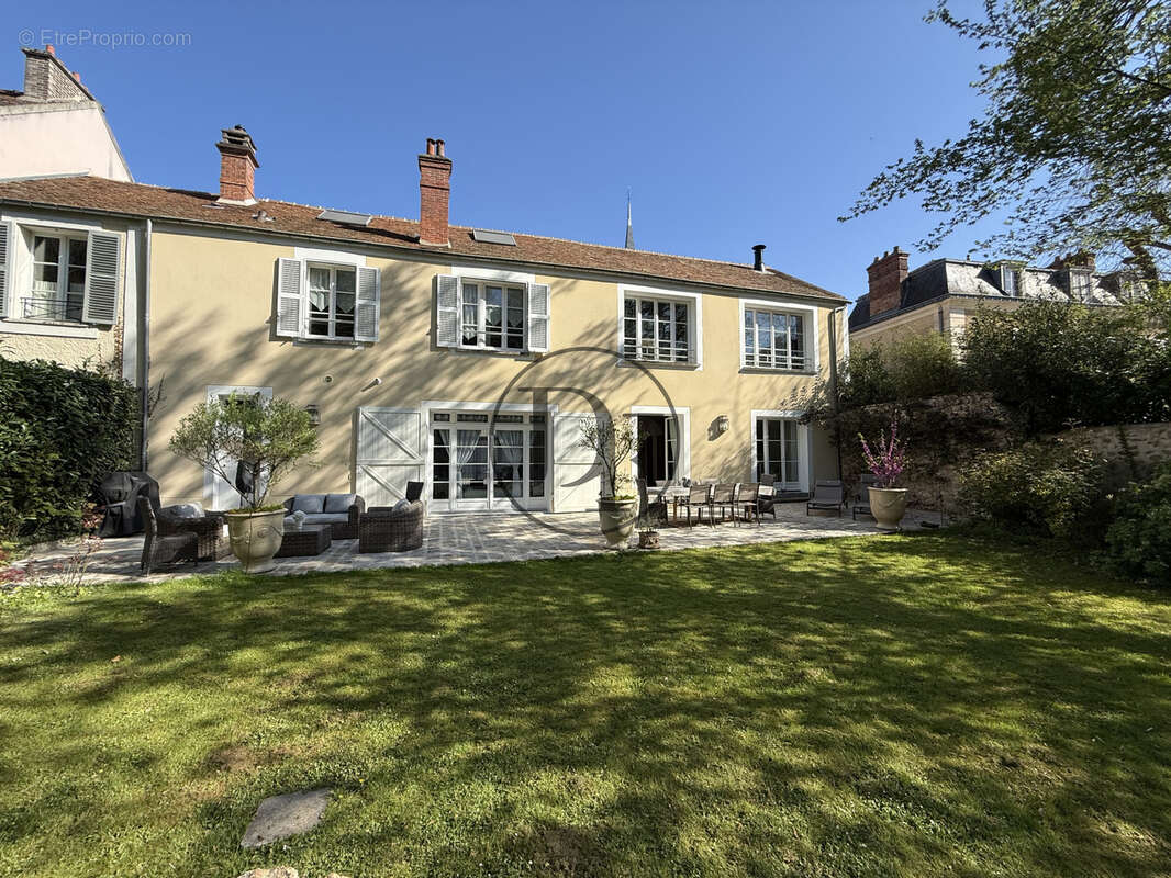 Maison à VULAINES-SUR-SEINE