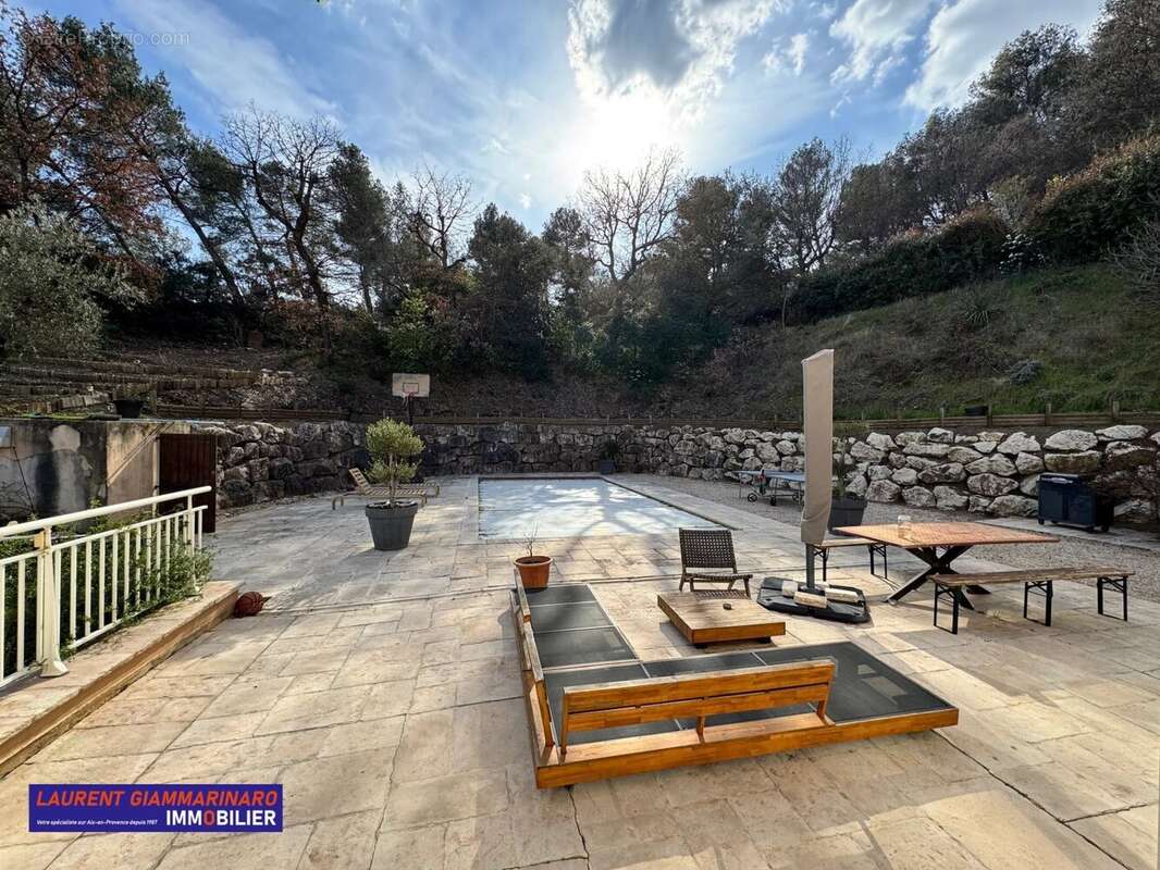 Maison à SAINT-MARC-JAUMEGARDE