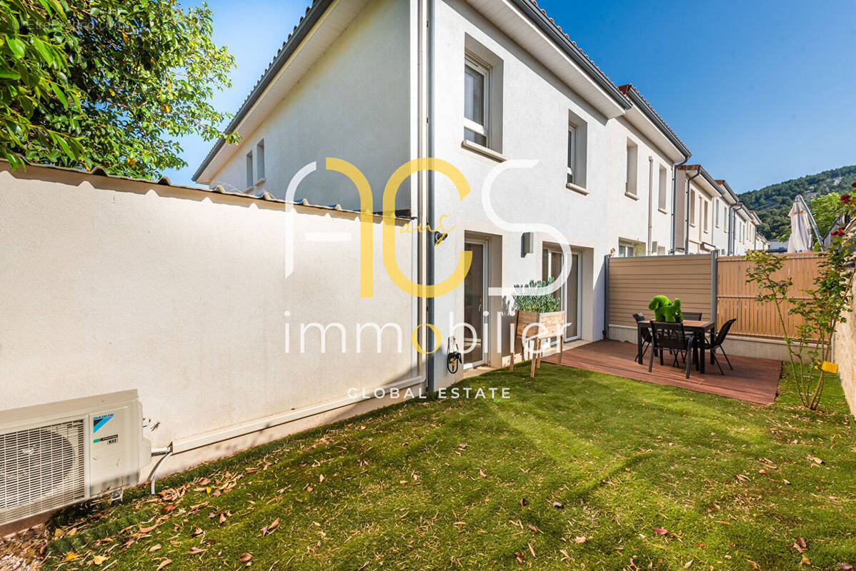 Maison à CHATEAUNEUF-LES-MARTIGUES