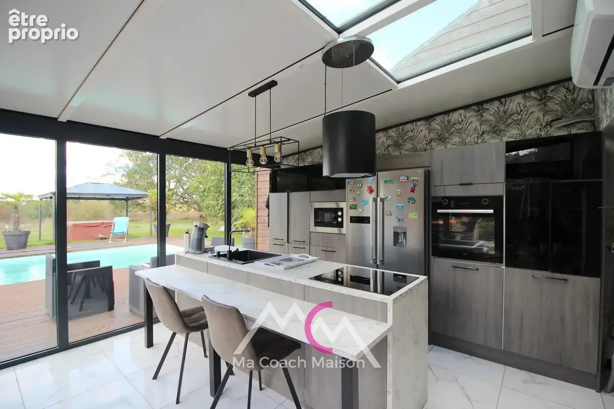 CAMPBON côté Savenay, Maison de charme rénovée d'environ 185 m2 avec piscine - photo 6