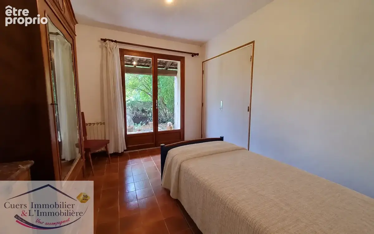 Cuers, villa t5 de plain-pied + garages - photo 12