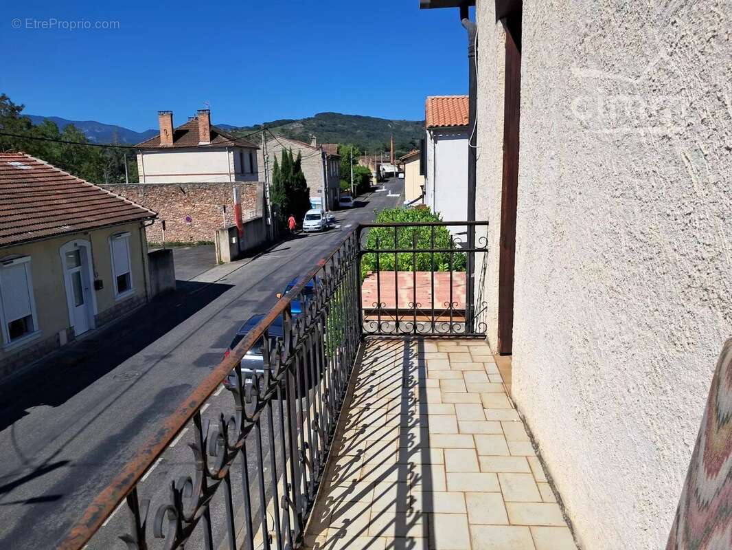 A vendre maison de village avec cour, terrasse et garage - photo 9