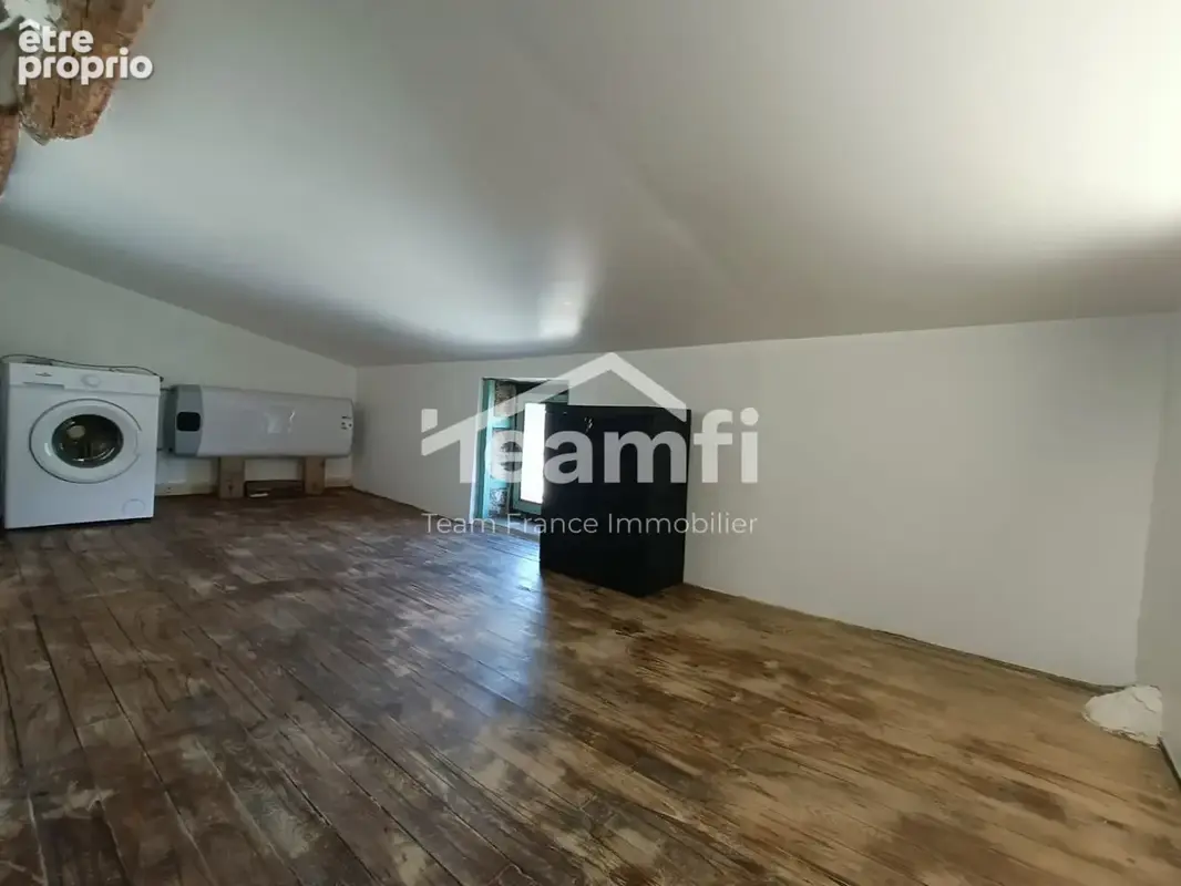 Appartement 56 m² à Thiers  - photo 6