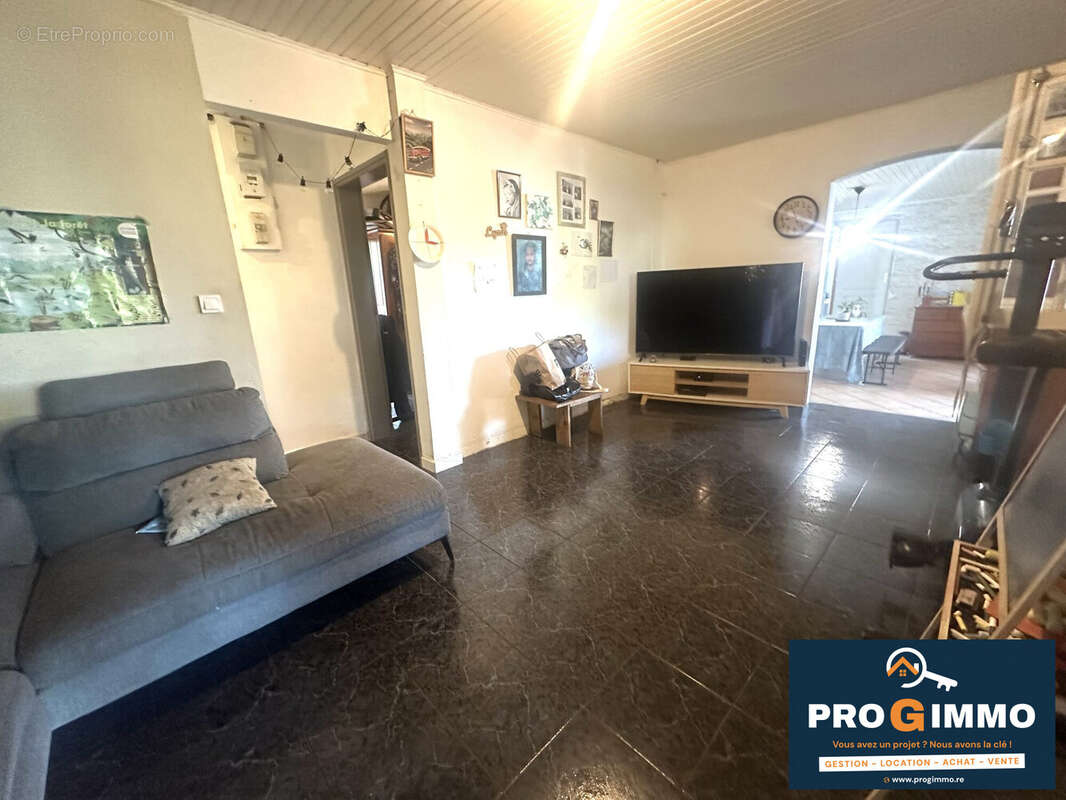 Maison 96 m² à Saint-Louis  - photo 3