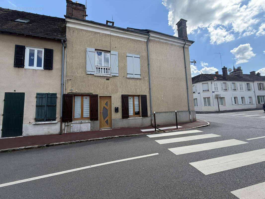 Appartement à HOUDAN