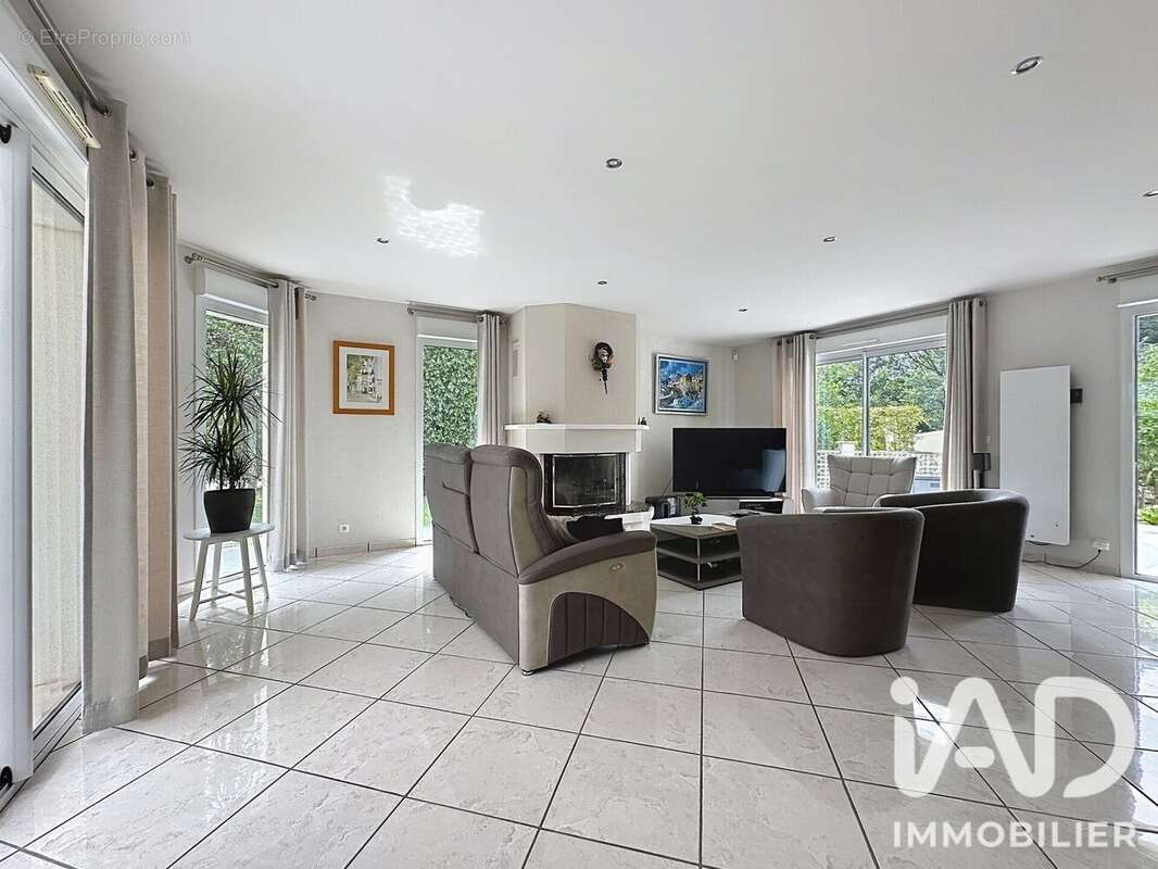 Maison 193 m² à Vieille-Eglise-En-Yvelines  - photo 6