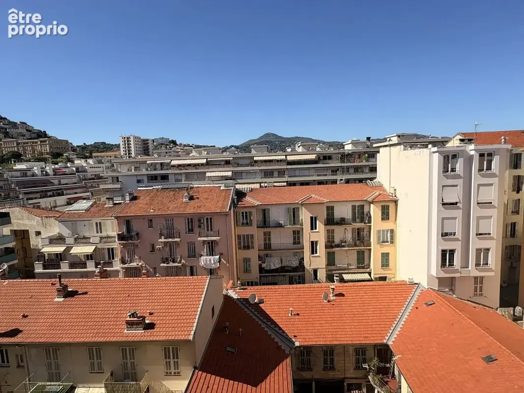 5 pièces rénové au dernier étage avec terrasse nice - photo 2
