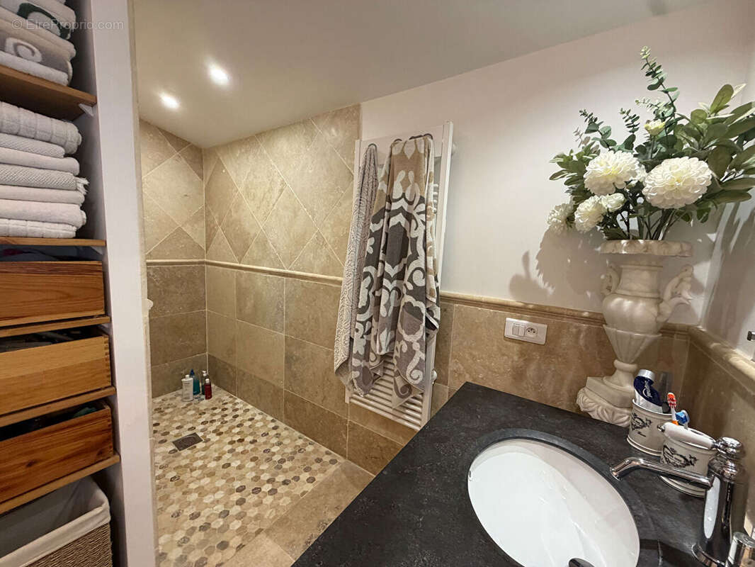 Villa althen les paluds de 107m² avec piscine sur terrain de 360m² - photo 11