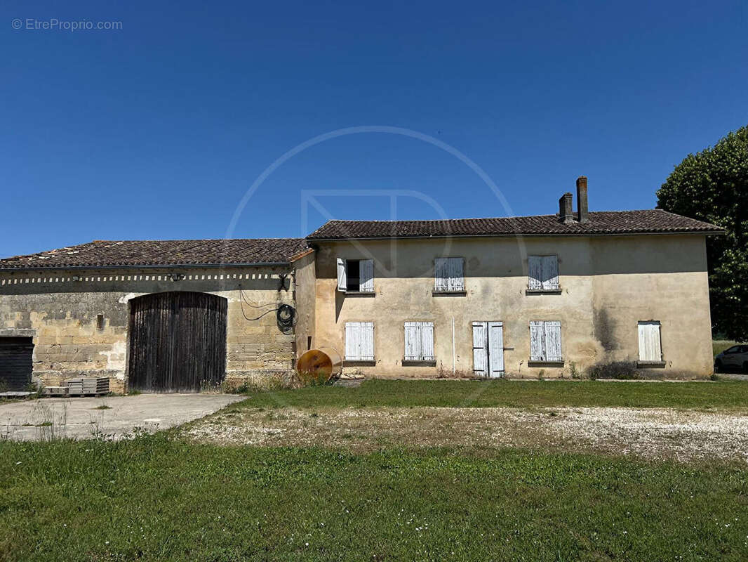 Maison à SAINT-EMILION