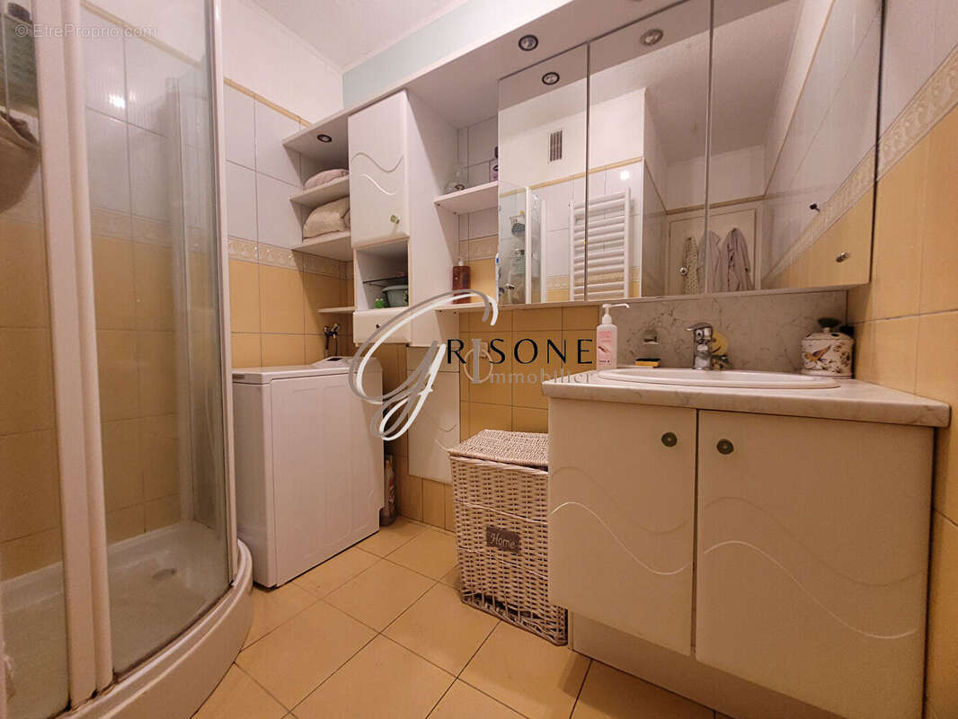 Appartement à SIX-FOURS-LES-PLAGES