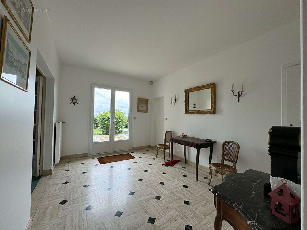 Maison à SAINT-NOM-LA-BRETECHE