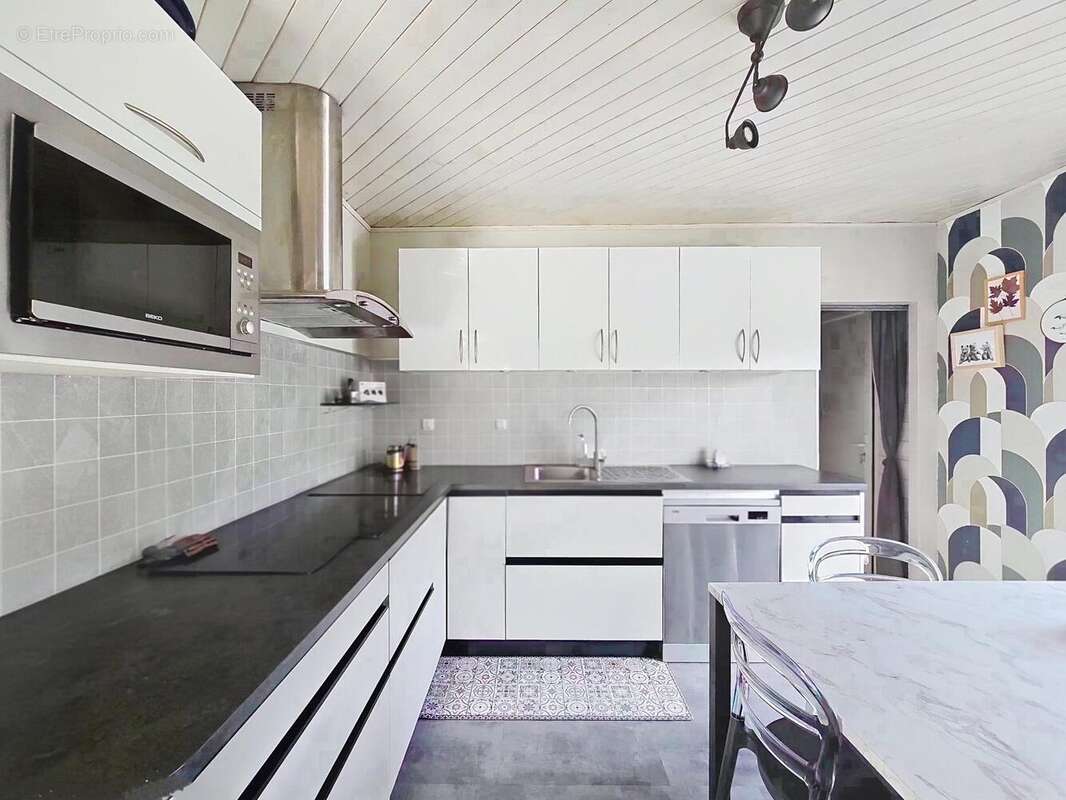 Photo 3 - Maison à SAINT-JEAN-D'ILLAC