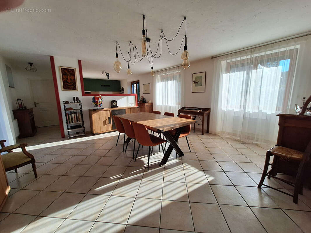MELRAND - Charmante longère en pierre de 168 m² - 7 pièces - photo 10