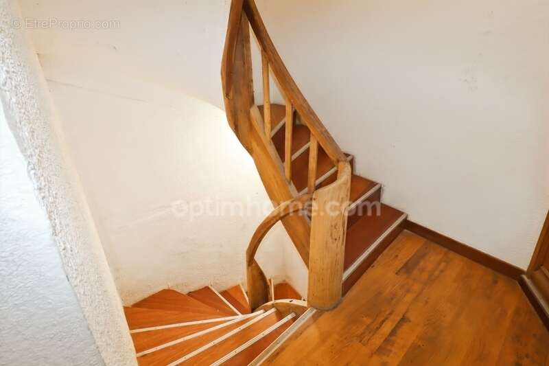 Appartement à SAINT-ETIENNE-DE-SAINT-GEOIRS