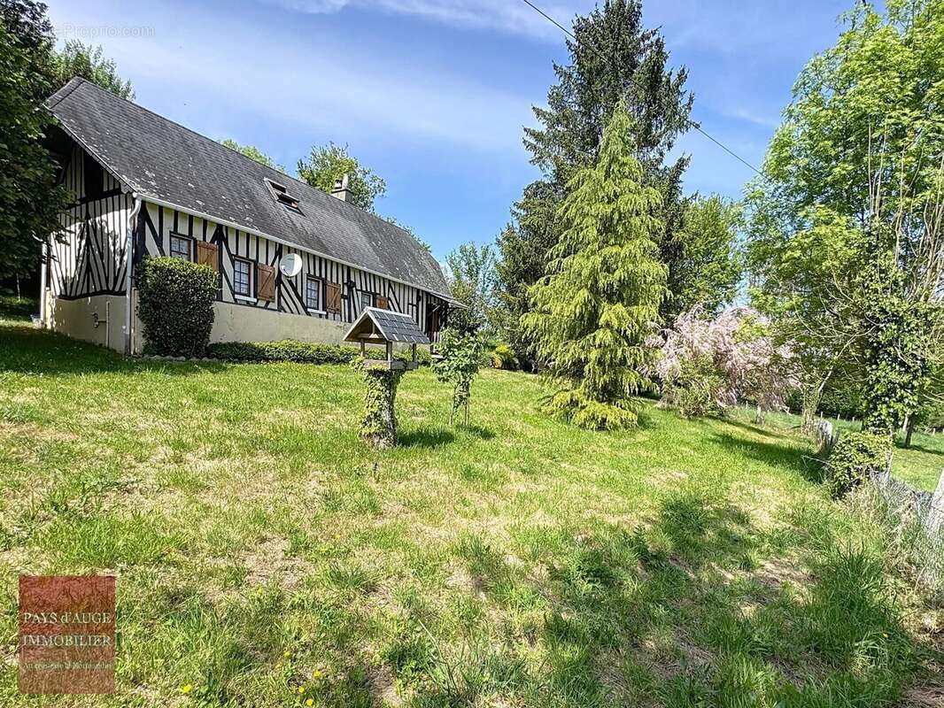 Maison à SAINT-PIERRE-SUR-DIVES