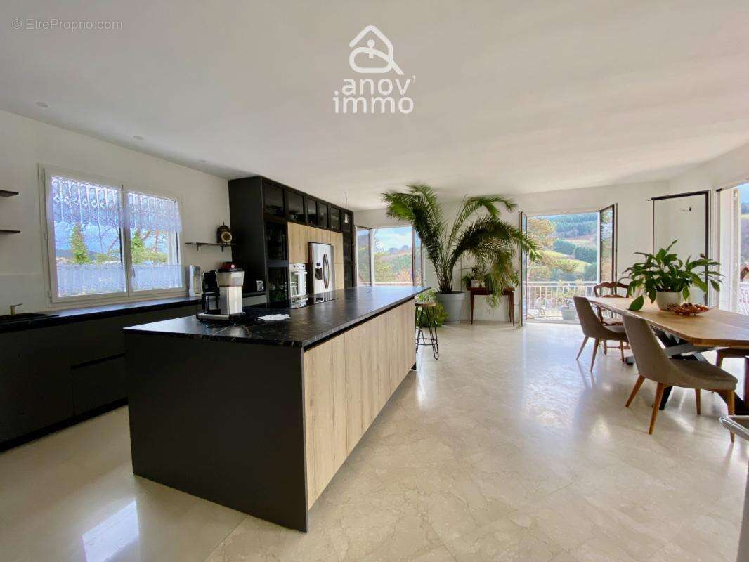 Spacieuse Maison de 185 m2 de Plain-Pied avec Vue Dominante - photo 3