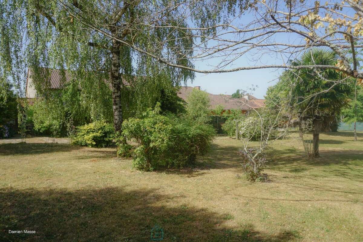 Ensemble immobilier en pierre dans le coeur du parc naturel régional du Périgord - Limousin. - photo 3