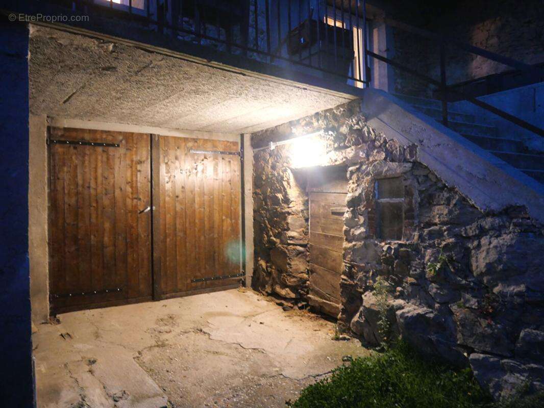 Maison à SAINT-ROMAIN-EN-JAREZ