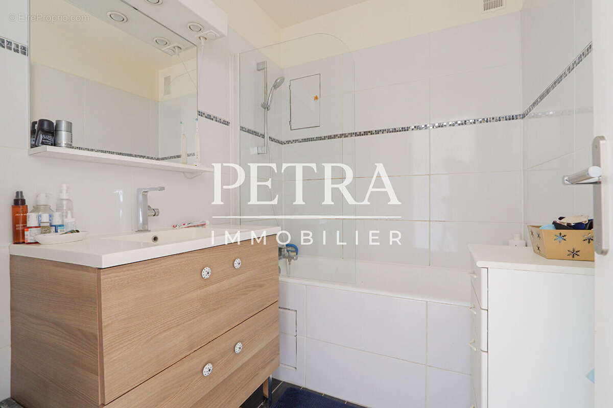 Appartement à L'HAY-LES-ROSES