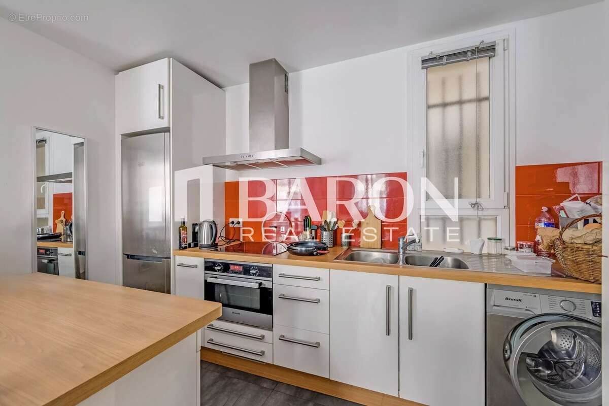 Appartement à PARIS-17E