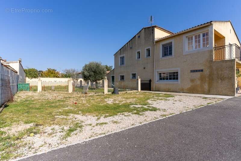 Maison 5 chambres avec piscine sur grand terrain de 1373m2 - photo 4