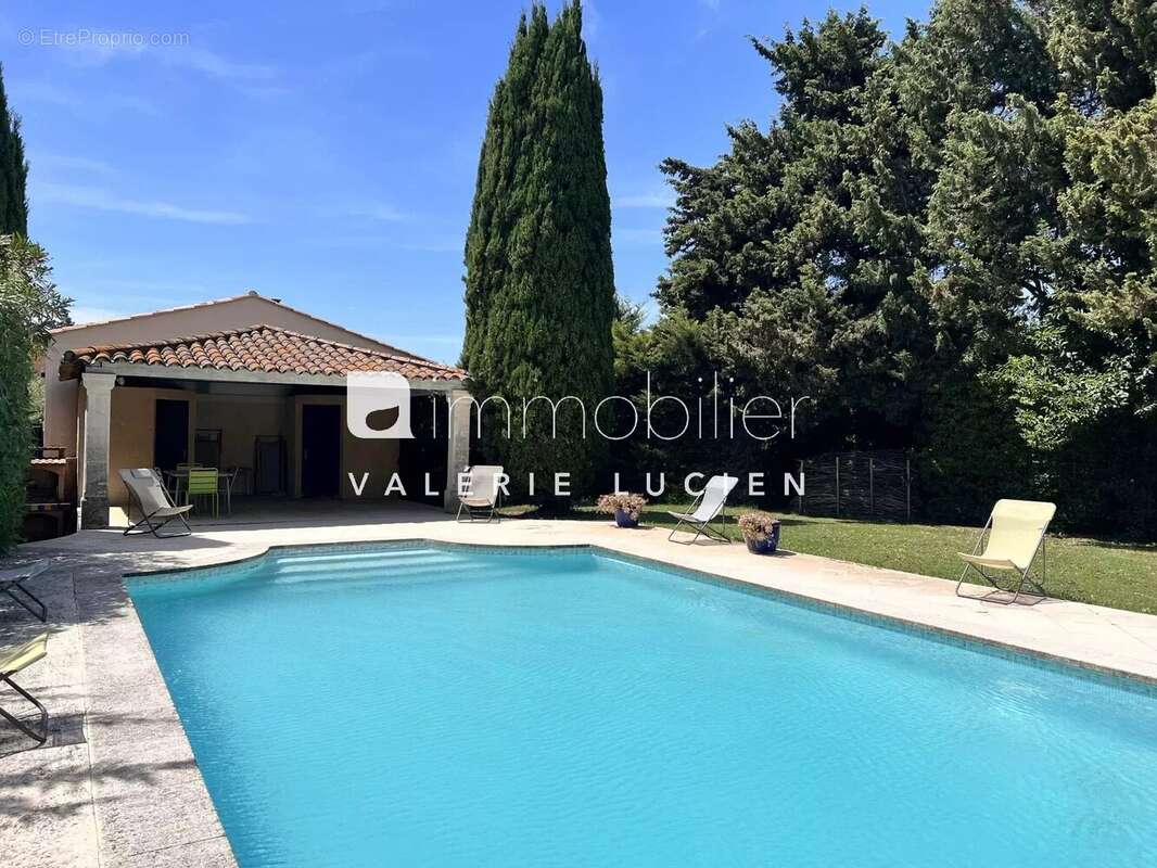 Maison à FONTVIEILLE