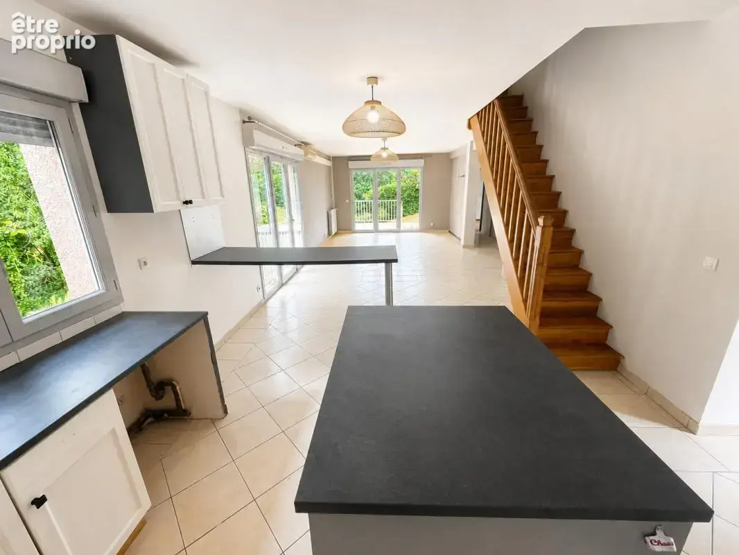 Maison T5 de 121 m² avec environnement exceptionnel et grand sous sol - photo 4