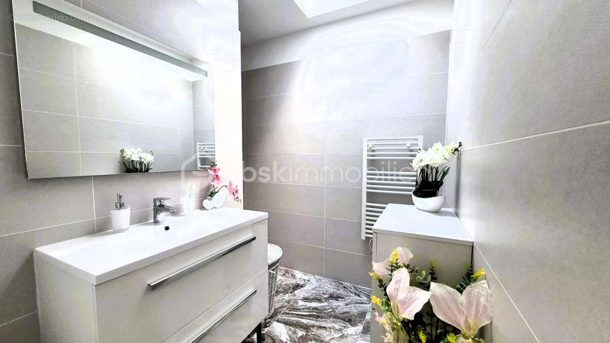 *** nouveaute- villa comtemporaine meublée- 100m²- plain pied- 3 chambres- garage- jardin- vue *** - photo 23