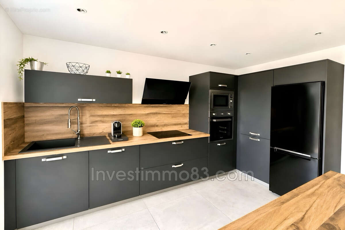 Maison 95 m² à Trets  - photo 4