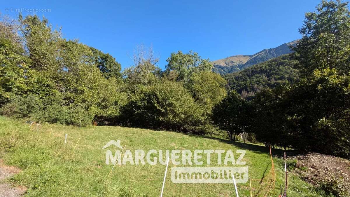 Terrain constructible 1589m² - photo 2