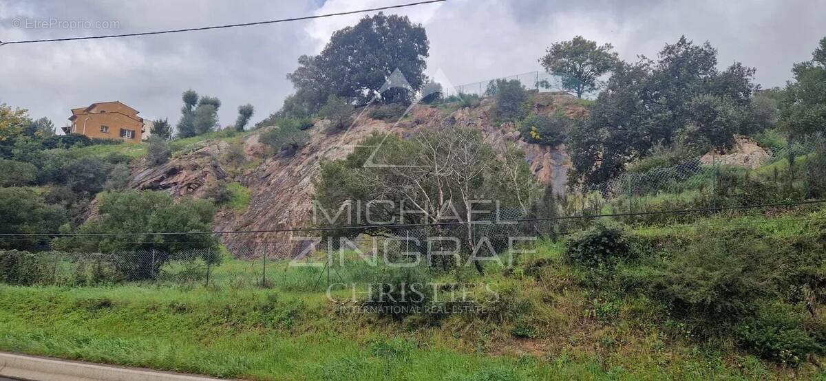 Terrain à MANDELIEU-LA-NAPOULE