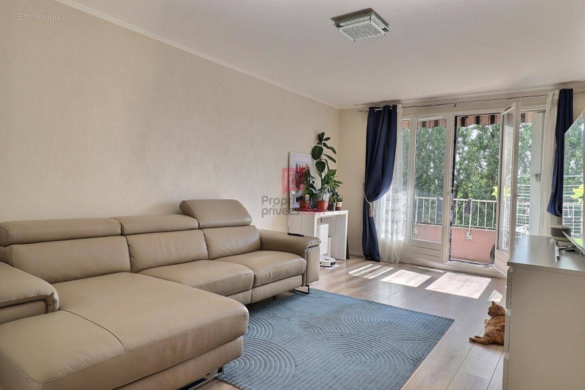 Appartement à SAINT-MICHEL-SUR-ORGE