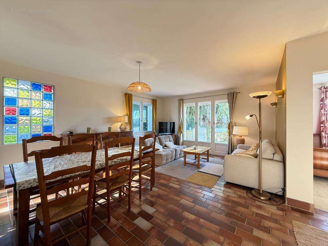 Maison à VAUX-SUR-MER