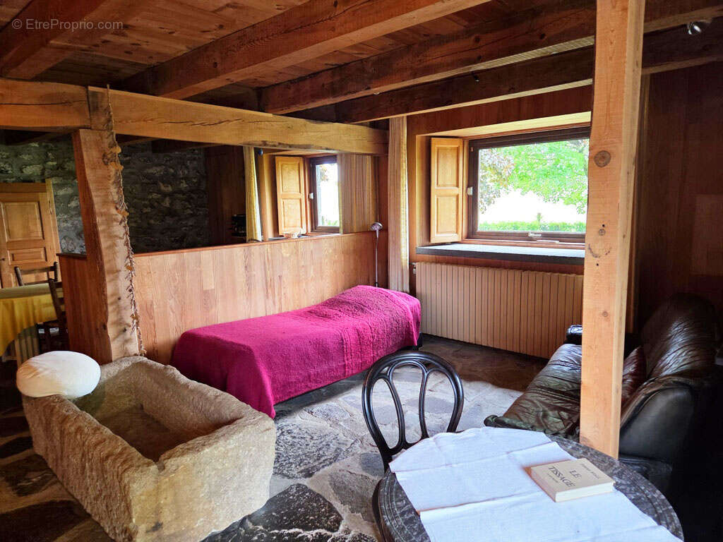 Ferme rénovée avec atelier d'artisan secteur St front - photo 8