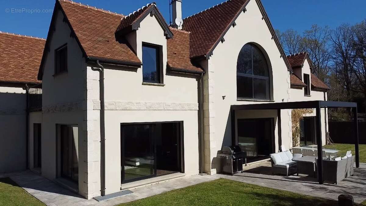 Maison à POIGNY-LA-FORET