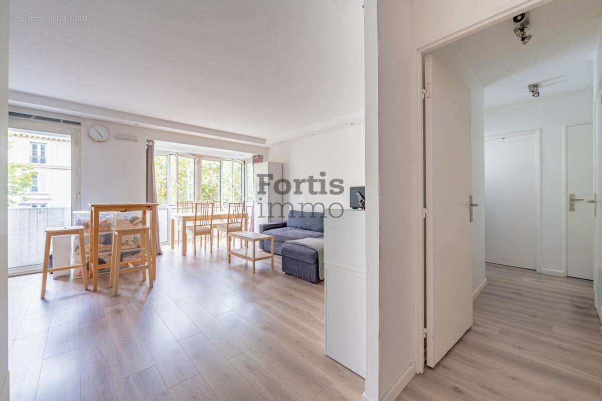 Appartement à PARIS-11E