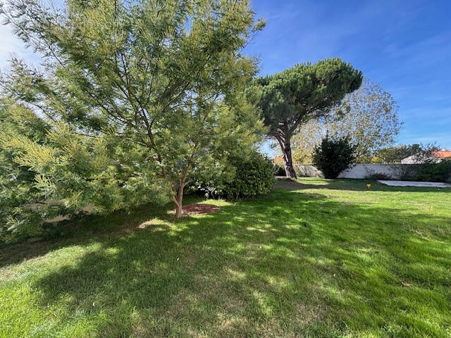 Terrain à TALMONT-SAINT-HILAIRE