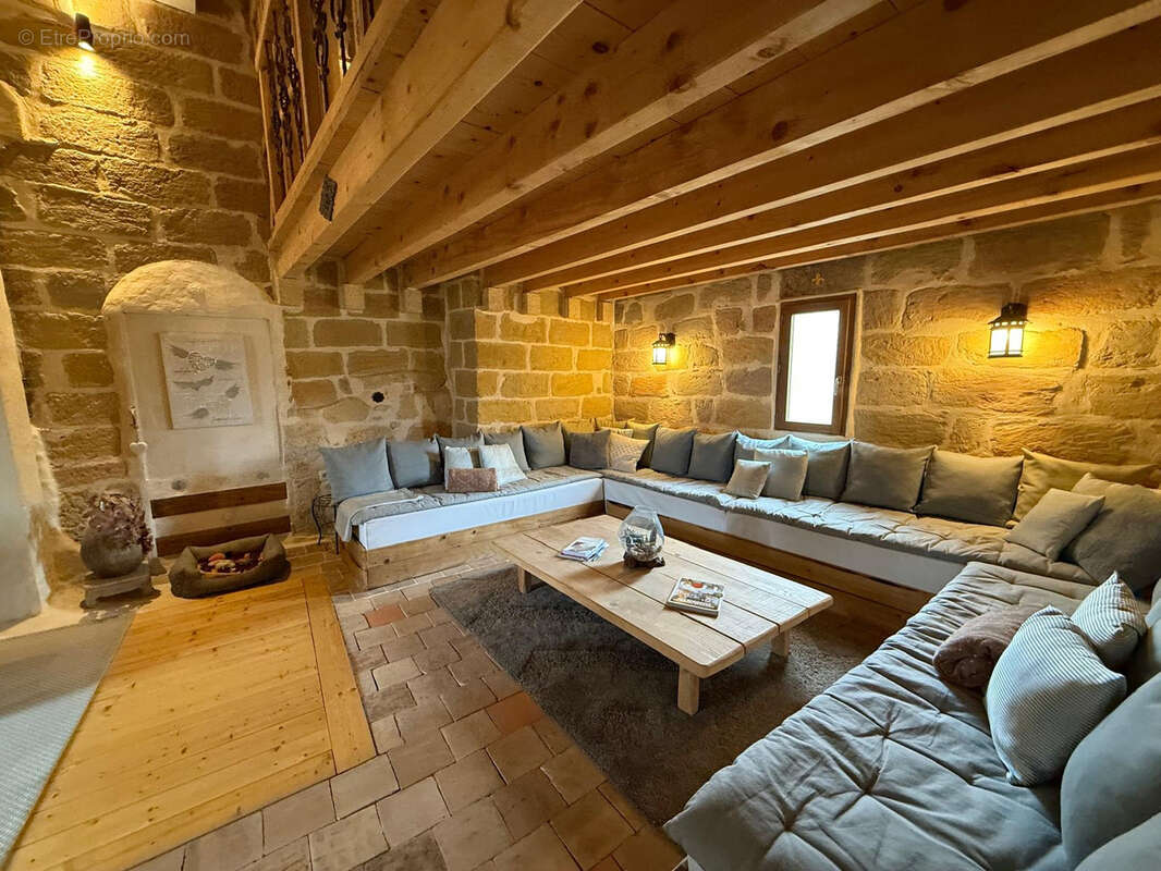 Maison à MONTAGNAC