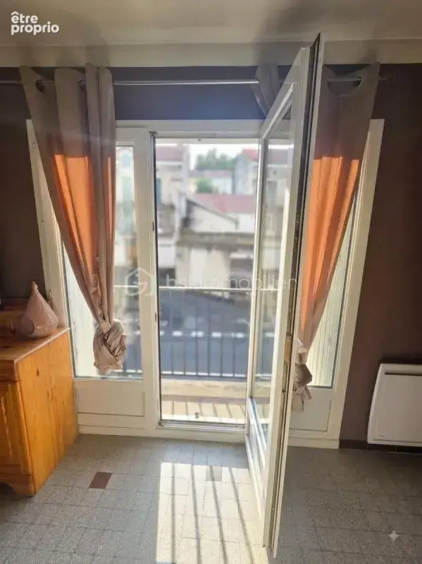 Appartement T3 de 35 m² — Centre-ville de Langogne - photo 4
