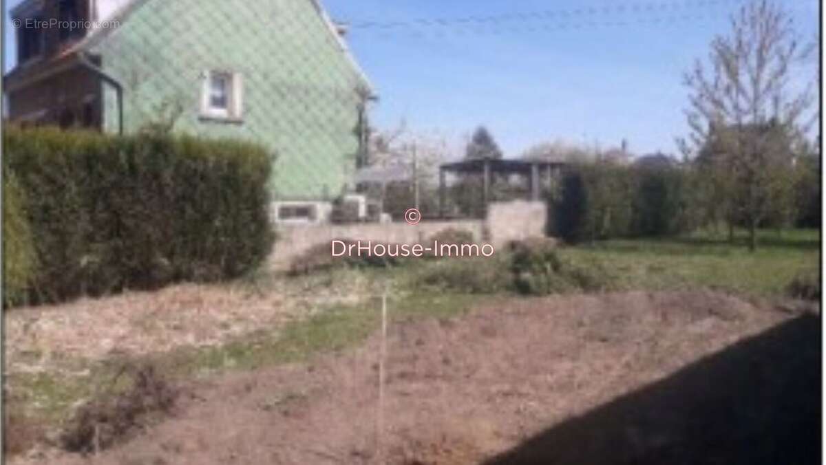 Terrain à AVESNES-LE-SEC