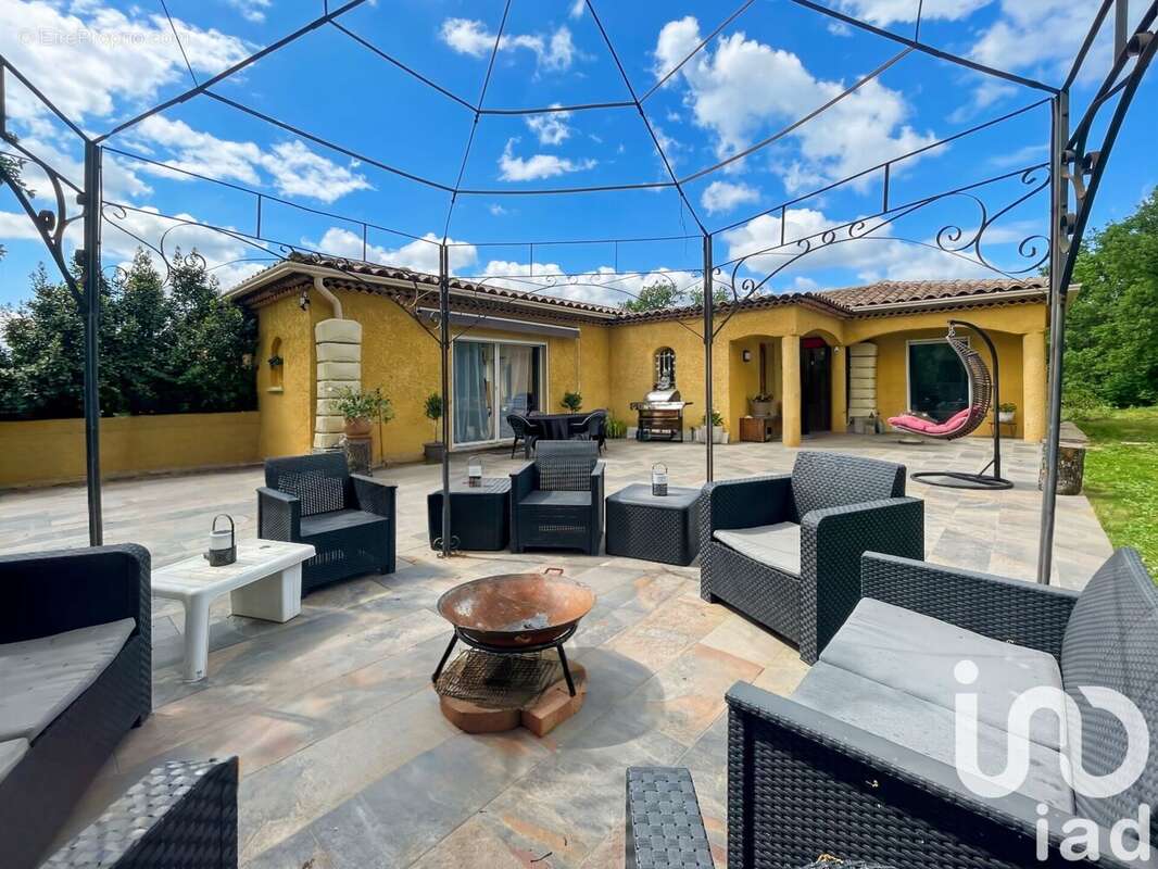 Photo 2 - Maison à FORCALQUEIRET